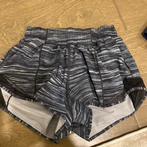 Lululemon shorts hotty gray stripe